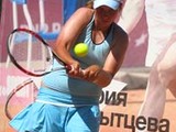 Австрийская теннисистка выбыла из борьбы, подвергшись тепловому удару (ФОТО)