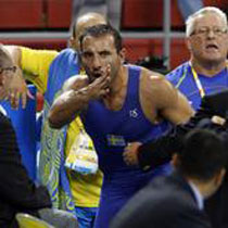 Шведский борец устроил истерику и выбросил медаль Олимпиады
