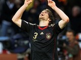 ЧМ-2010: Германия разгромила Аргентину, Испания с трудом победила Парагвай