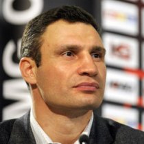 Виталий Кличко: «Предстоит выложиться по максимуму, чтобы победить Адамека»
