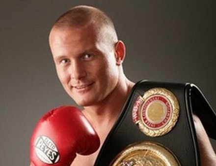Узелков сразится за титул интерконтинентального чемпиона WBO