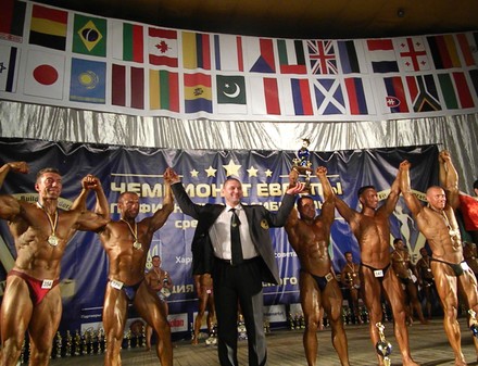 В Харькове состоялся чемпионат Европы по бодибилдингу и фитнесу (ФОТО)