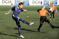 В Харькове стартовал международный детский футбольный турнир