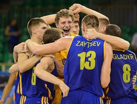 Украина с победы стартовала на Евробаскете