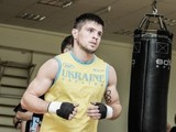 Хитров успешно дебютировал на профессиональном ринге
