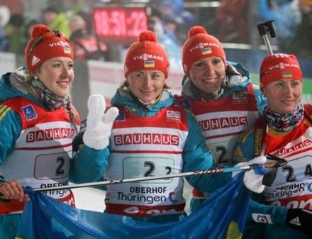 Биатлонистки принесли Украине первое золото 2013 года