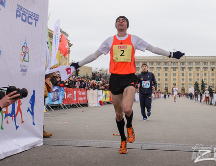 Победитель Харьковского международного марафона – Игорь Русс