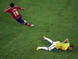 Реакция бразильцев на выход в полуфинал и потерю Неймара (ВИДЕО)