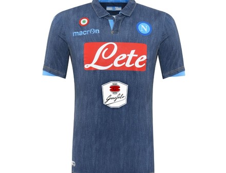 Итальянский клуб будет играть в джинсовой форме