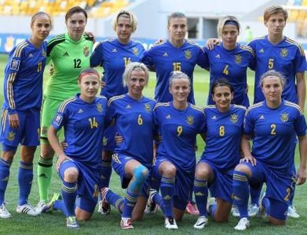 Украинские девушки не пускают россиянок на ЧМ