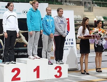 Украинские саблистки прекрасно выступили на турнире в Турции