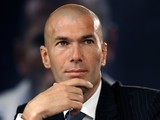 Зидан тренирует Реал без лицензии