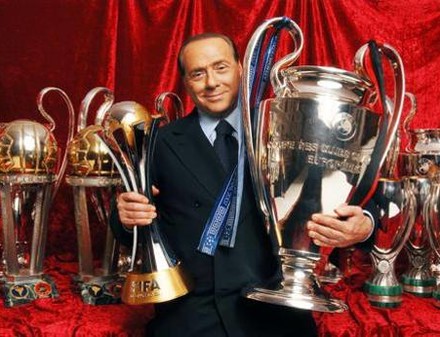 Берлускони продает "Милан"