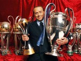 Берлускони продает "Милан"