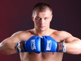 Украинский боксер Вячеслав Глазков опубликовал поздравление с Новым годом