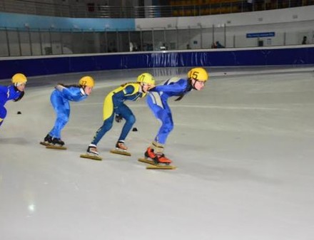 Харьковчане подготовились к катанию на коньках в Болгарии