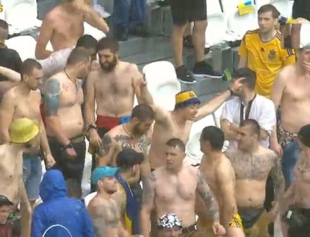 Евро-2016: украинские ультрас дали сексу (ФОТО, ВИДЕО)