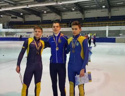 Юные мастера шорт-трека успешно выступили на чемпионате Украины