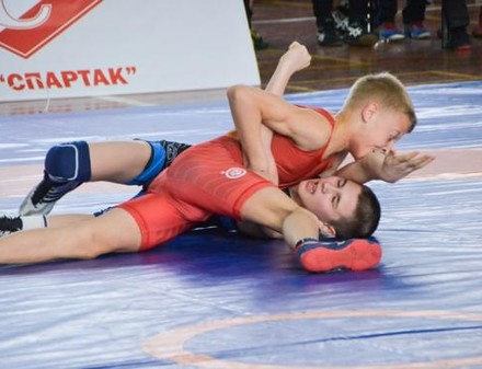 Юные борцы соревновались в Харькове за медали чемпионата страны