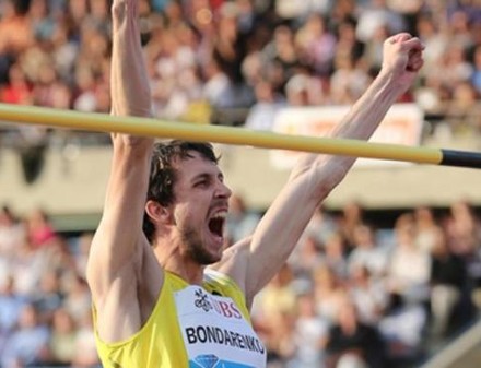 Богдан Бондаренко стал лучшим спортсменом месяца в области